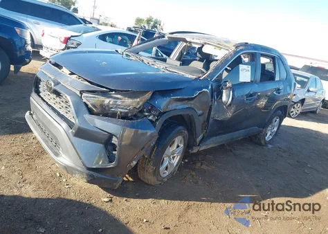 2020 Toyota Rav4 Xle z USA, uszkodzony, nr VIN 2T3W1RFV1LC059350